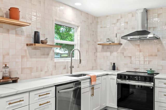2107 Cindy LN, Austin, TX 78727