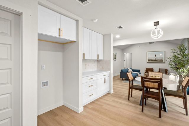 2107 Cindy LN, Austin, TX 78727