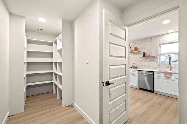 2107 Cindy LN, Austin, TX 78727