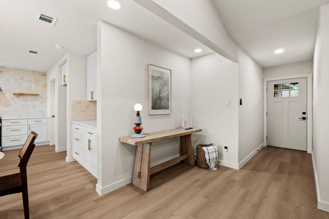 2107 Cindy LN, Austin, TX 78727