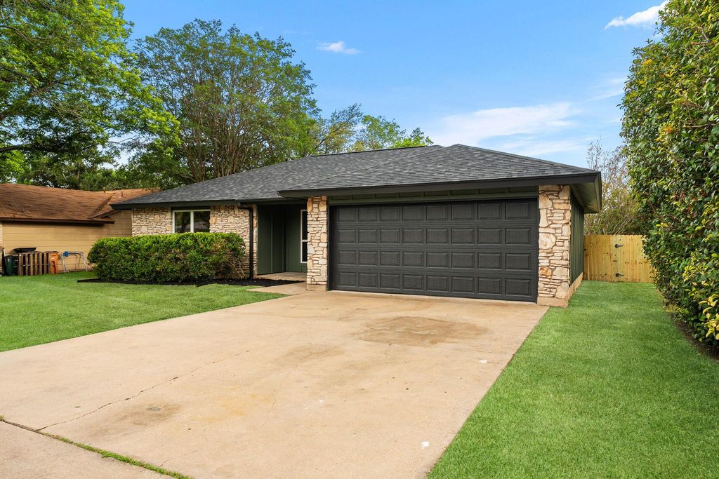 2107 Cindy LN, Austin, TX 78727