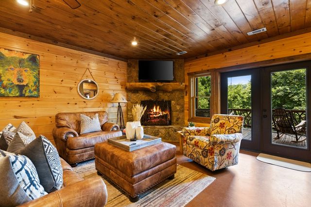 98 Shalom Lane, Blue Ridge, GA 30513