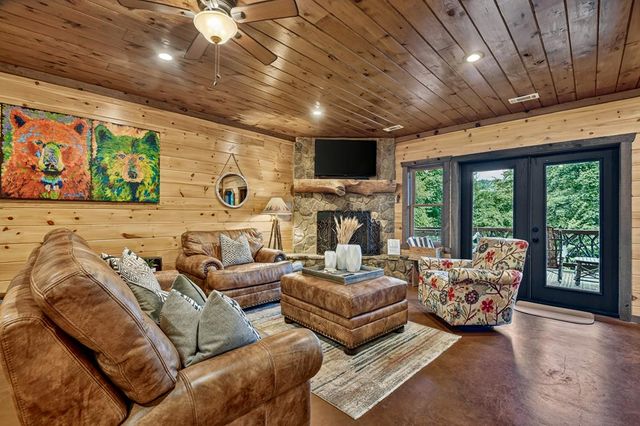 98 Shalom Lane, Blue Ridge, GA 30513