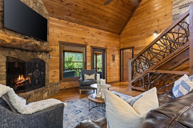 98 Shalom Lane, Blue Ridge, GA 30513