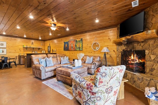 98 Shalom Lane, Blue Ridge, GA 30513