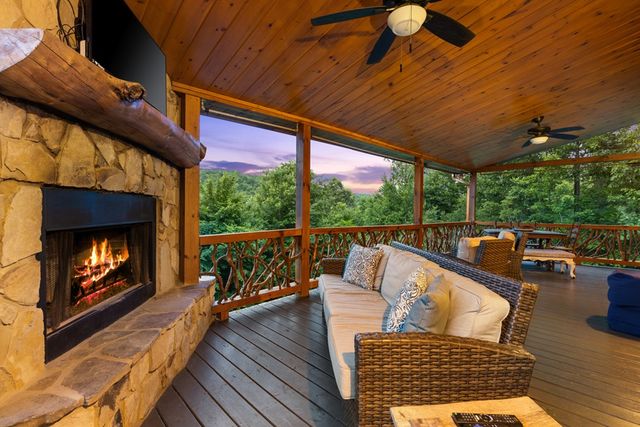 98 Shalom Lane, Blue Ridge, GA 30513