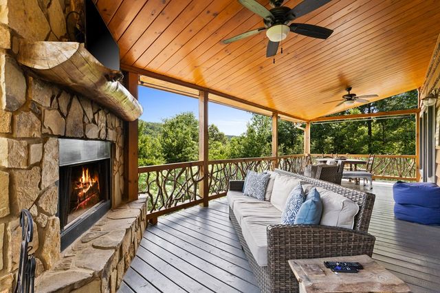 98 Shalom Lane, Blue Ridge, GA 30513