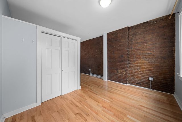 5 Wilbur Ct, Boston, MA 02128