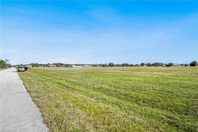 2016 NE 17th Terrace, Cape Coral, FL 33909