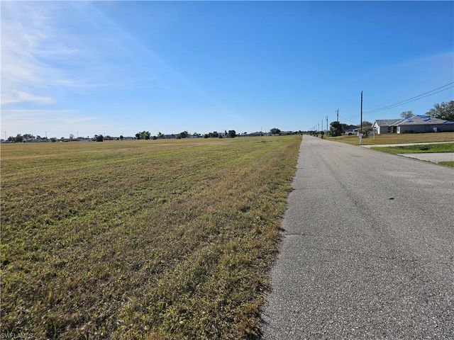 2016 NE 17th Terrace, Cape Coral, FL 33909