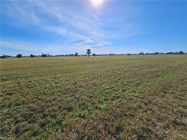 2016 NE 17th Terrace, Cape Coral, FL 33909