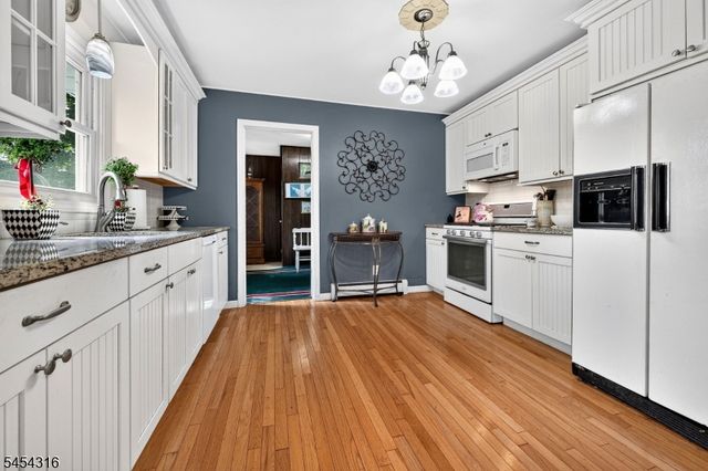 20 Thompson Ave, Woodbridge Twp., NJ 08863