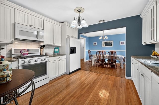 20 Thompson Ave, Woodbridge Twp., NJ 08863