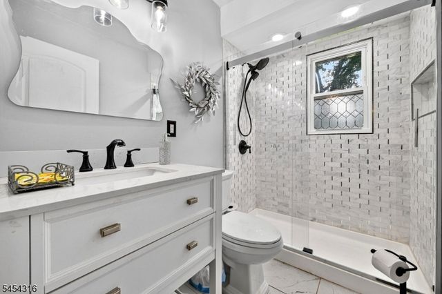20 Thompson Ave, Woodbridge Twp., NJ 08863
