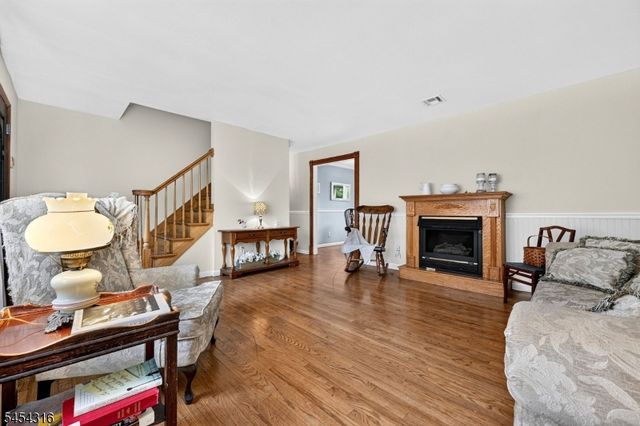 20 Thompson Ave, Woodbridge Twp., NJ 08863