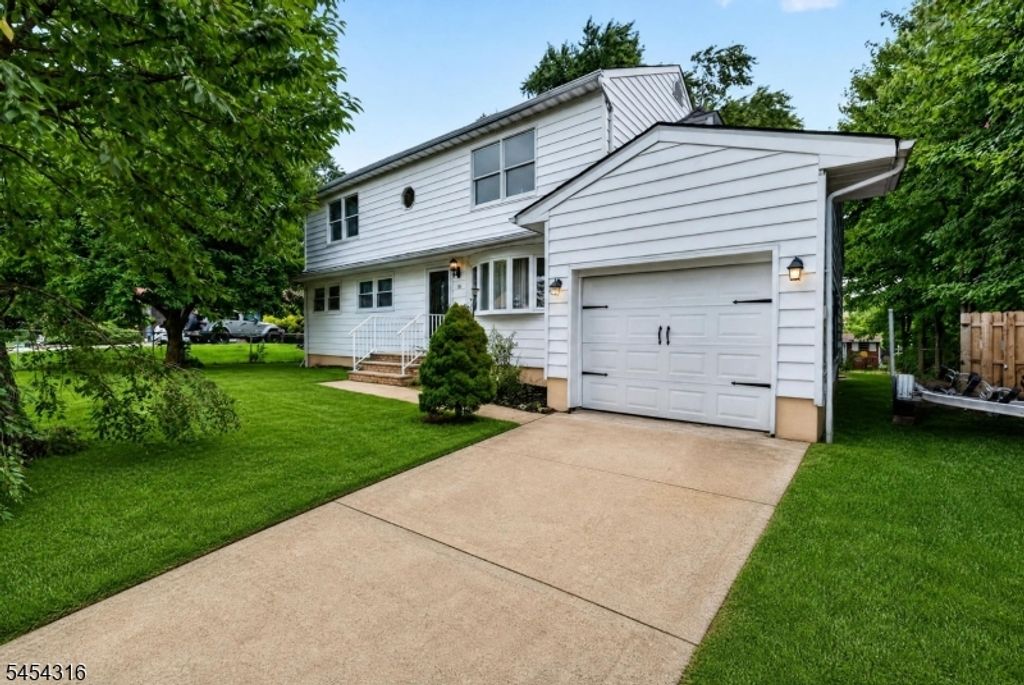 20 Thompson Ave, Woodbridge Twp., NJ 08863