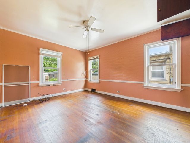 8156 S Paxton Avenue, Chicago, IL 60617