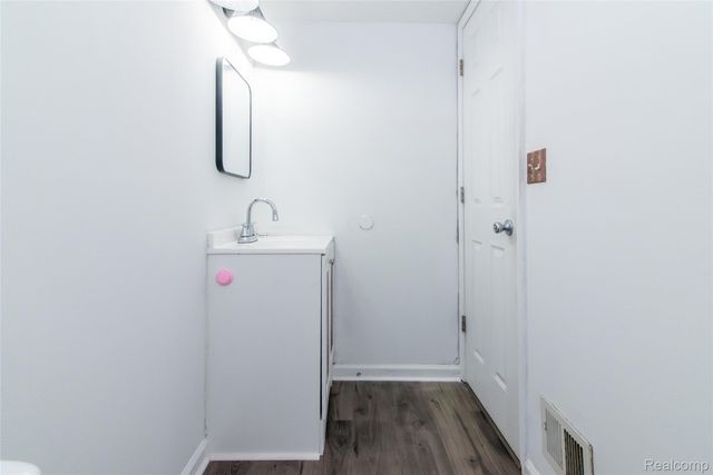 22448 Armstrong Avenue, Brownstown Charter Township, MI 48193