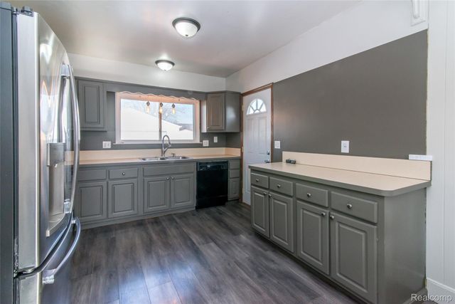 22448 Armstrong Avenue, Brownstown Charter Township, MI 48193