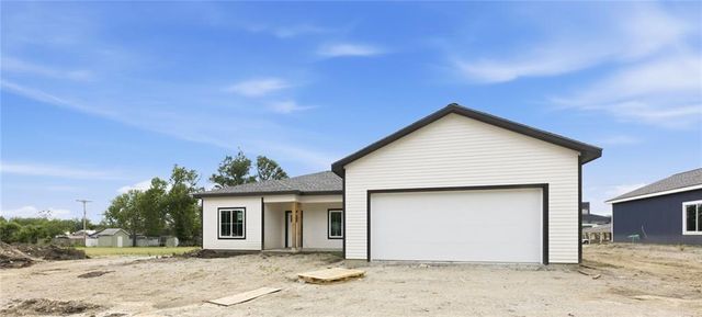 920 5th Street Terrace, Osawatomie, KS 66064