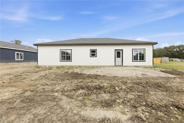 920 5th Street Terrace, Osawatomie, KS 66064