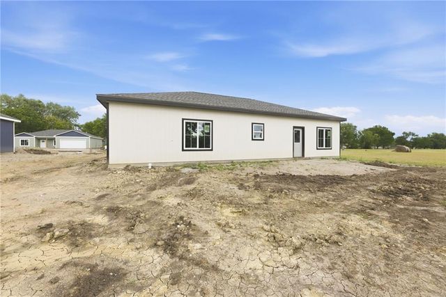 920 5th Street Terrace, Osawatomie, KS 66064