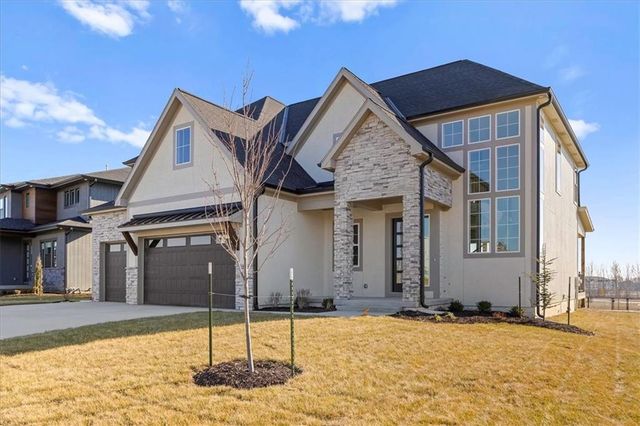 17183 S Laurelwood Street, Olathe, KS 66062