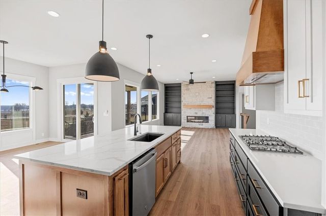 17183 S Laurelwood Street, Olathe, KS 66062