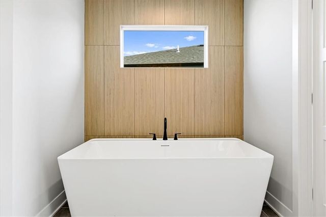 17183 S Laurelwood Street, Olathe, KS 66062