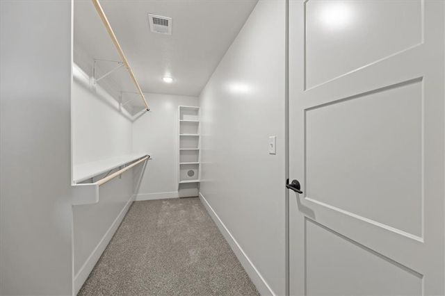 17183 S Laurelwood Street, Olathe, KS 66062