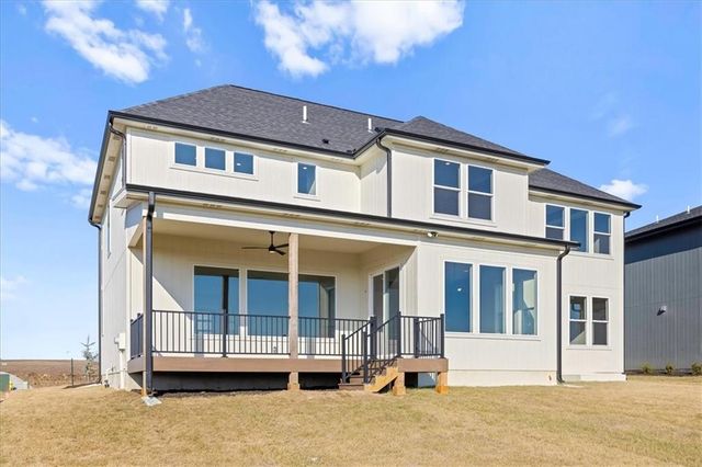 17183 S Laurelwood Street, Olathe, KS 66062