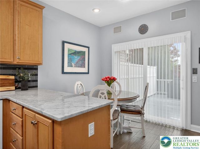 558 Parkside Court, Allentown City, PA 18104