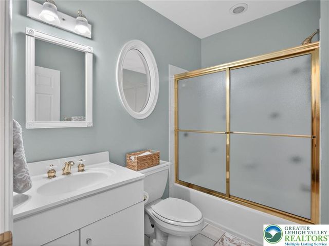 558 Parkside Court, Allentown City, PA 18104