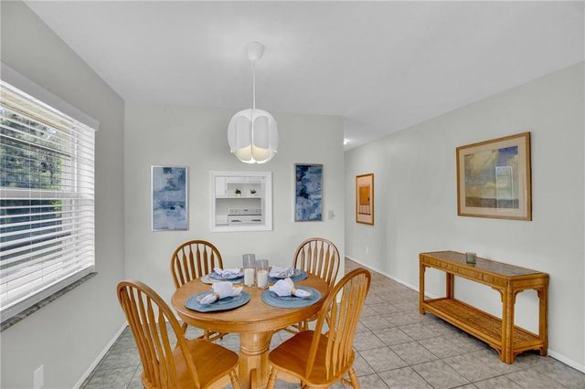 17 Vista Palm Lane 201, Vero Beach, FL 32962