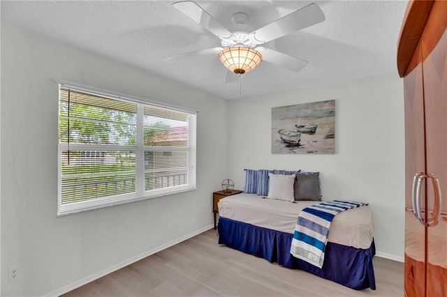 17 Vista Palm Lane 201, Vero Beach, FL 32962