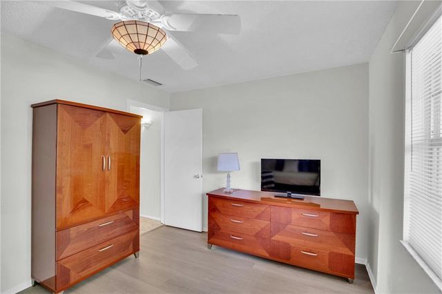 17 Vista Palm Lane 201, Vero Beach, FL 32962