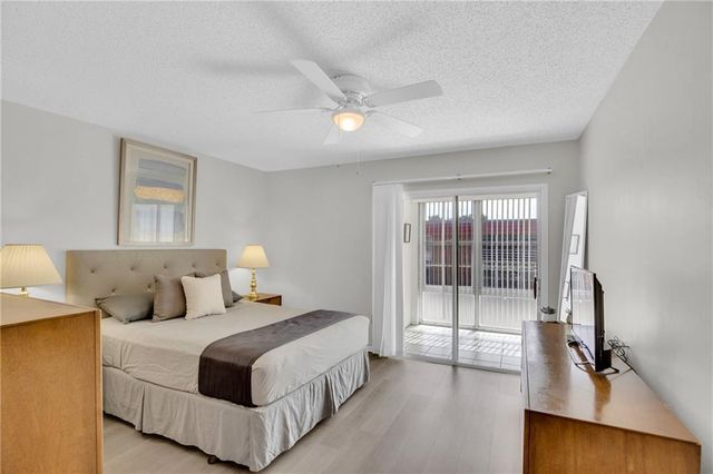 17 Vista Palm Lane 201, Vero Beach, FL 32962