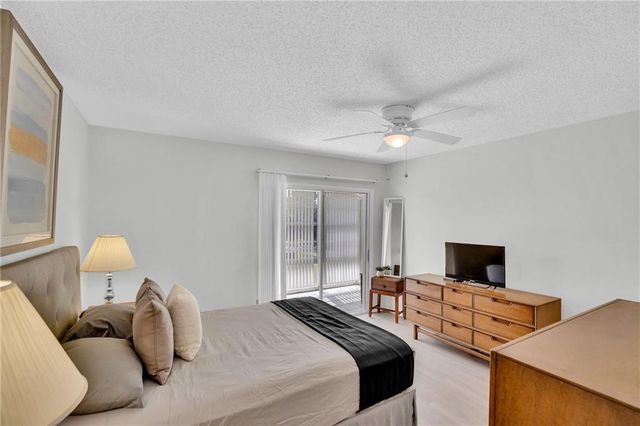17 Vista Palm Lane 201, Vero Beach, FL 32962