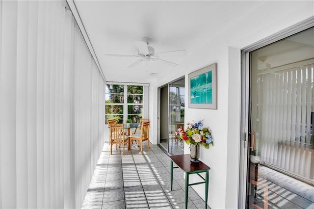 17 Vista Palm Lane 201, Vero Beach, FL 32962