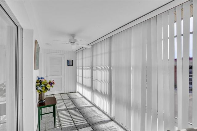17 Vista Palm Lane 201, Vero Beach, FL 32962