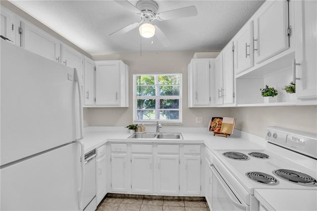 17 Vista Palm Lane 201, Vero Beach, FL 32962