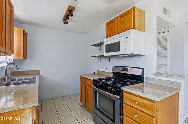 11616 CLEAR LAKE Circle, El Paso, TX 79936