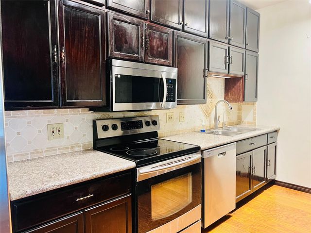 2100 Tanglewilde Street 536, Houston, TX 77063