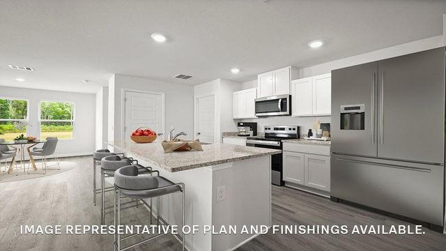 7948 ROYSTER CREEK DR E, Millington, TN 38053