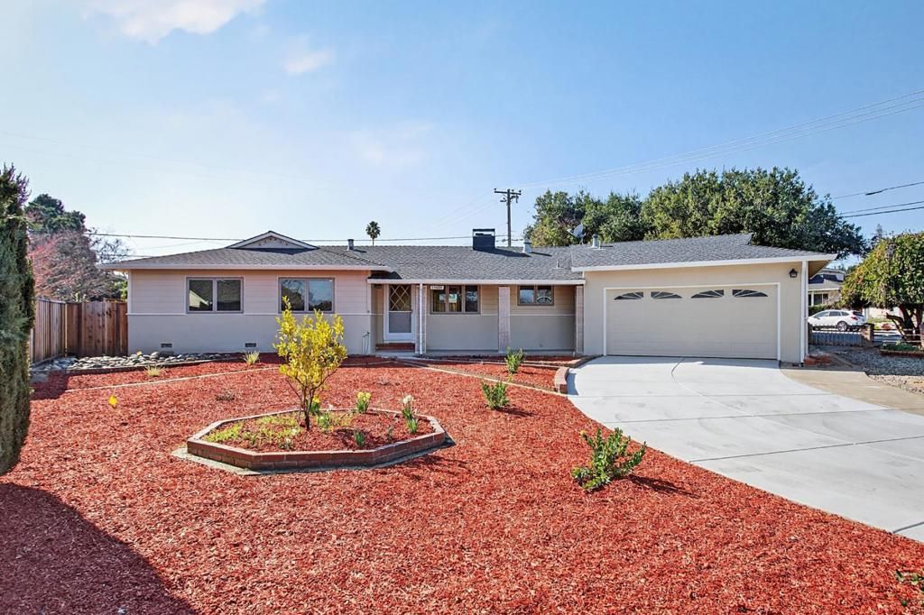 Image 2 of property listing at Address unavailable.