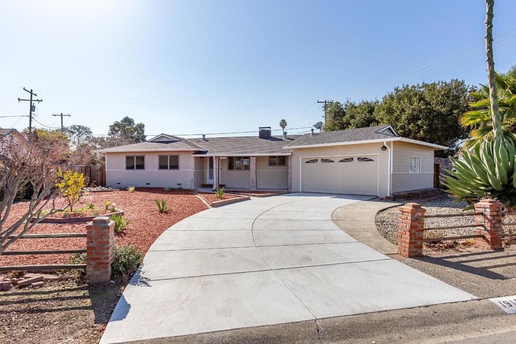 Image 4 of property listing at Address unavailable.