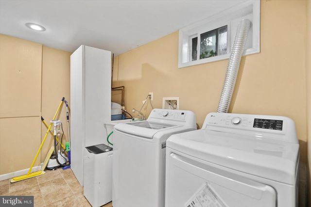 8411 IMPALLA DR, Manassas, VA 20110