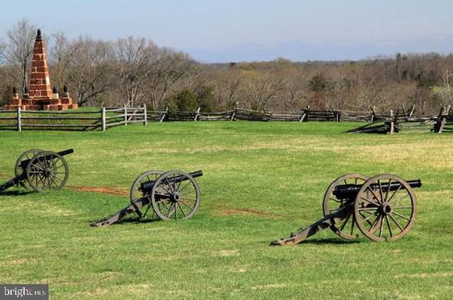 8411 IMPALLA DR, Manassas, VA 20110