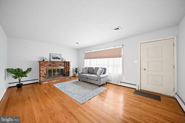 8411 IMPALLA DR, Manassas, VA 20110