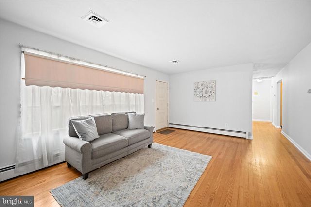 8411 IMPALLA DR, Manassas, VA 20110